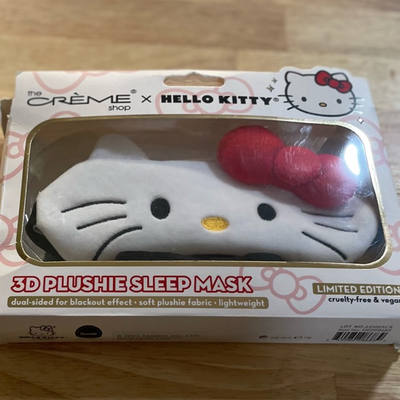 Crème Shop Hello Kitty 3d plushie sleep mask NIB blackout effect - Picture 1 of 3